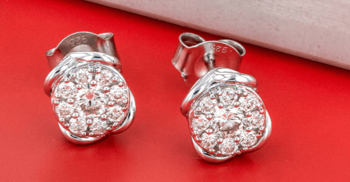 Choosing the Perfect Diamond Earrings for a Gift